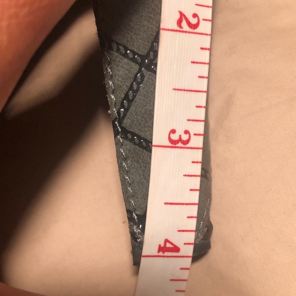 Grey 4” pumps - Picture 5 of 7